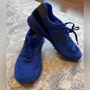New Balance Womens 8.5 Blue retro sneaker
